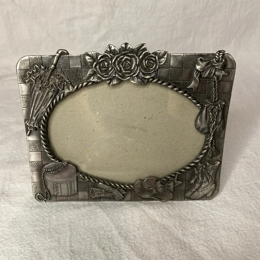 Pewter Picture Frame With Ladies Accessories 4 X 6 Inches